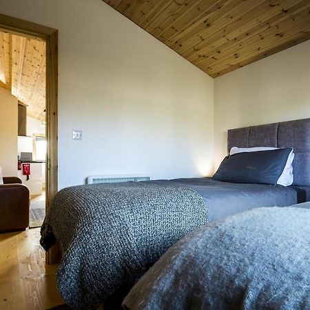 Fern Lodge - 2 Bedroom Log Cabin - Saint Florence - Tenby Екстер'єр фото