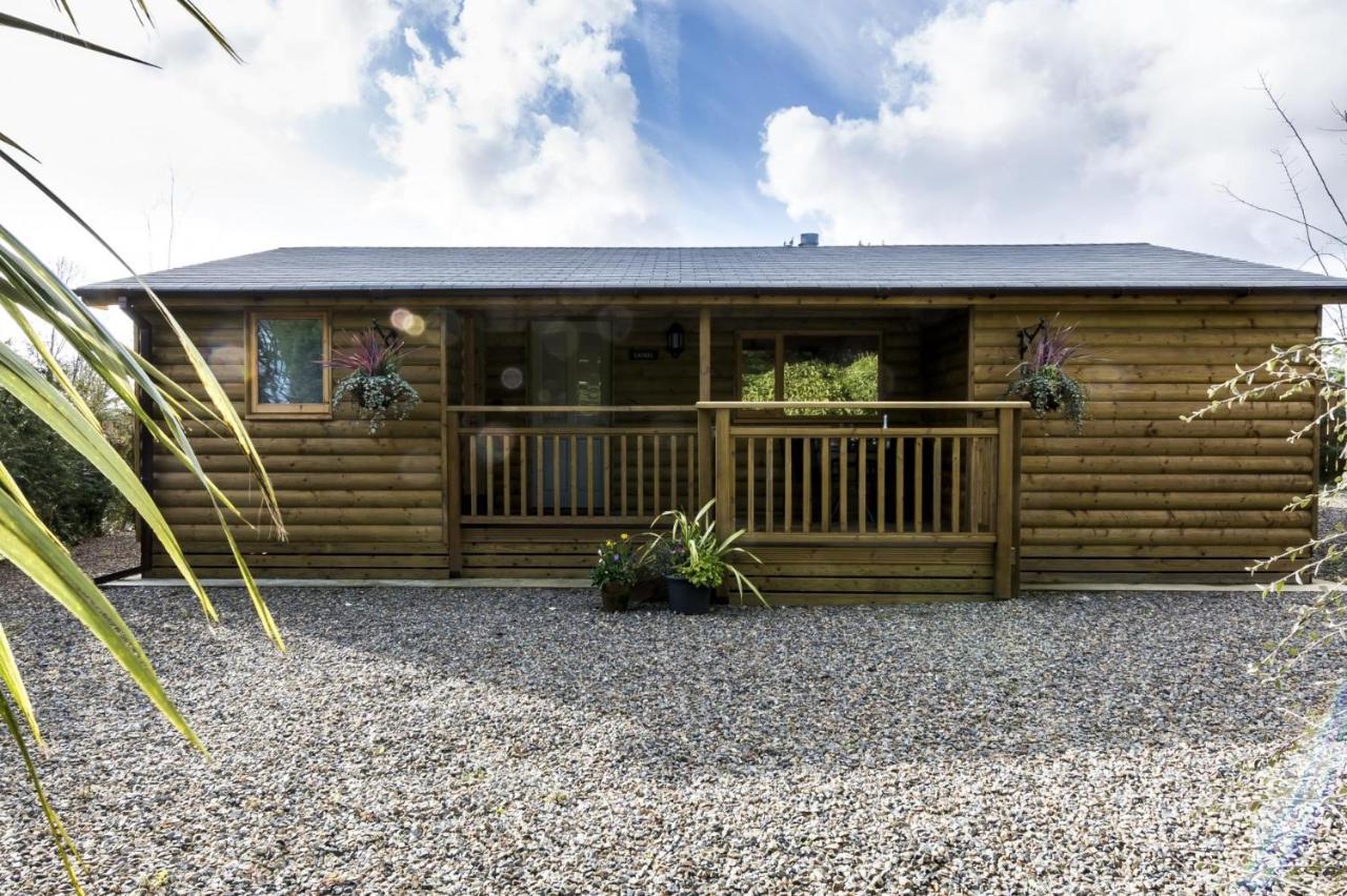 Fern Lodge - 2 Bedroom Log Cabin - Saint Florence - Tenby Екстер'єр фото