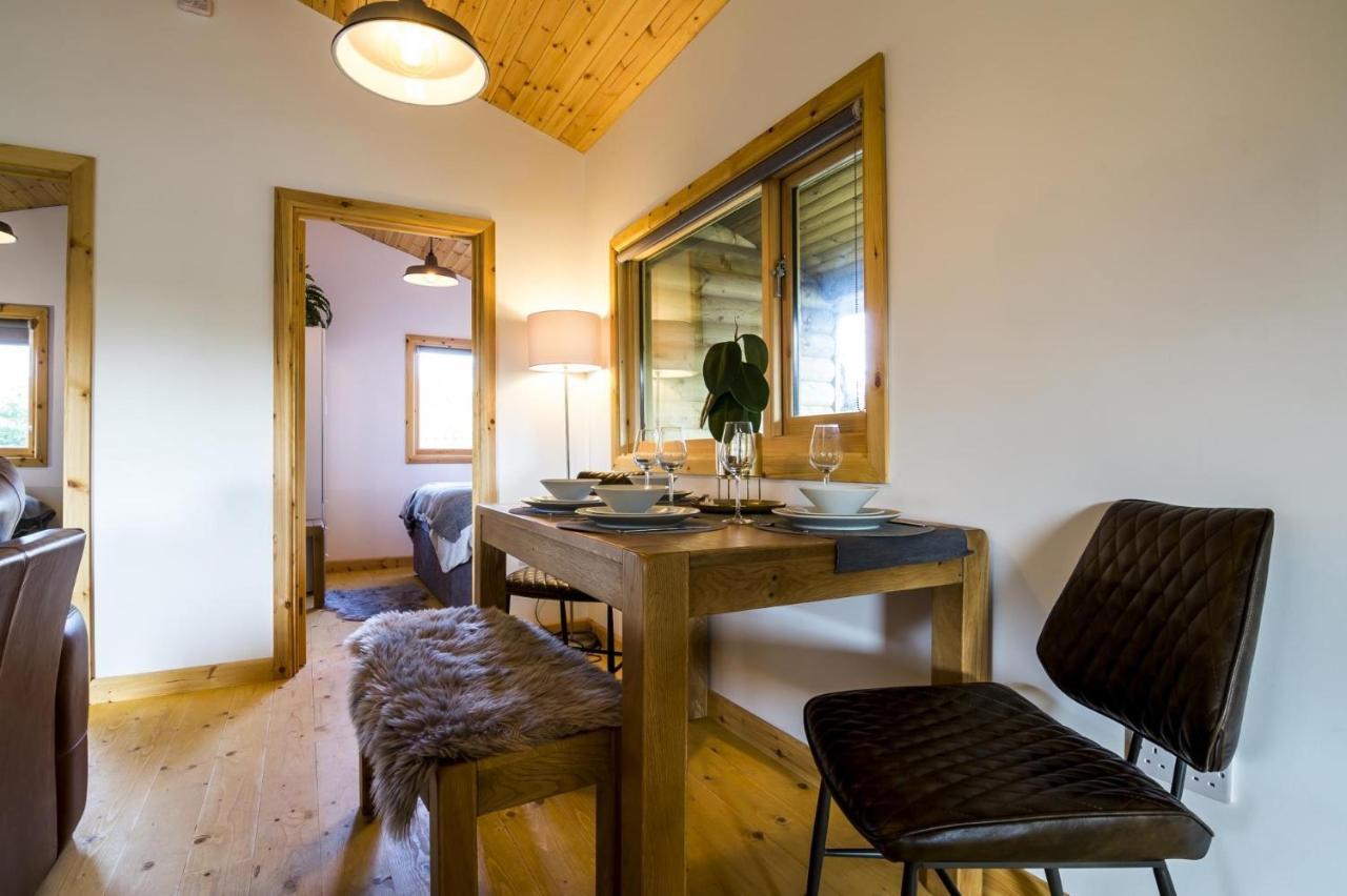 Fern Lodge - 2 Bedroom Log Cabin - Saint Florence - Tenby Екстер'єр фото